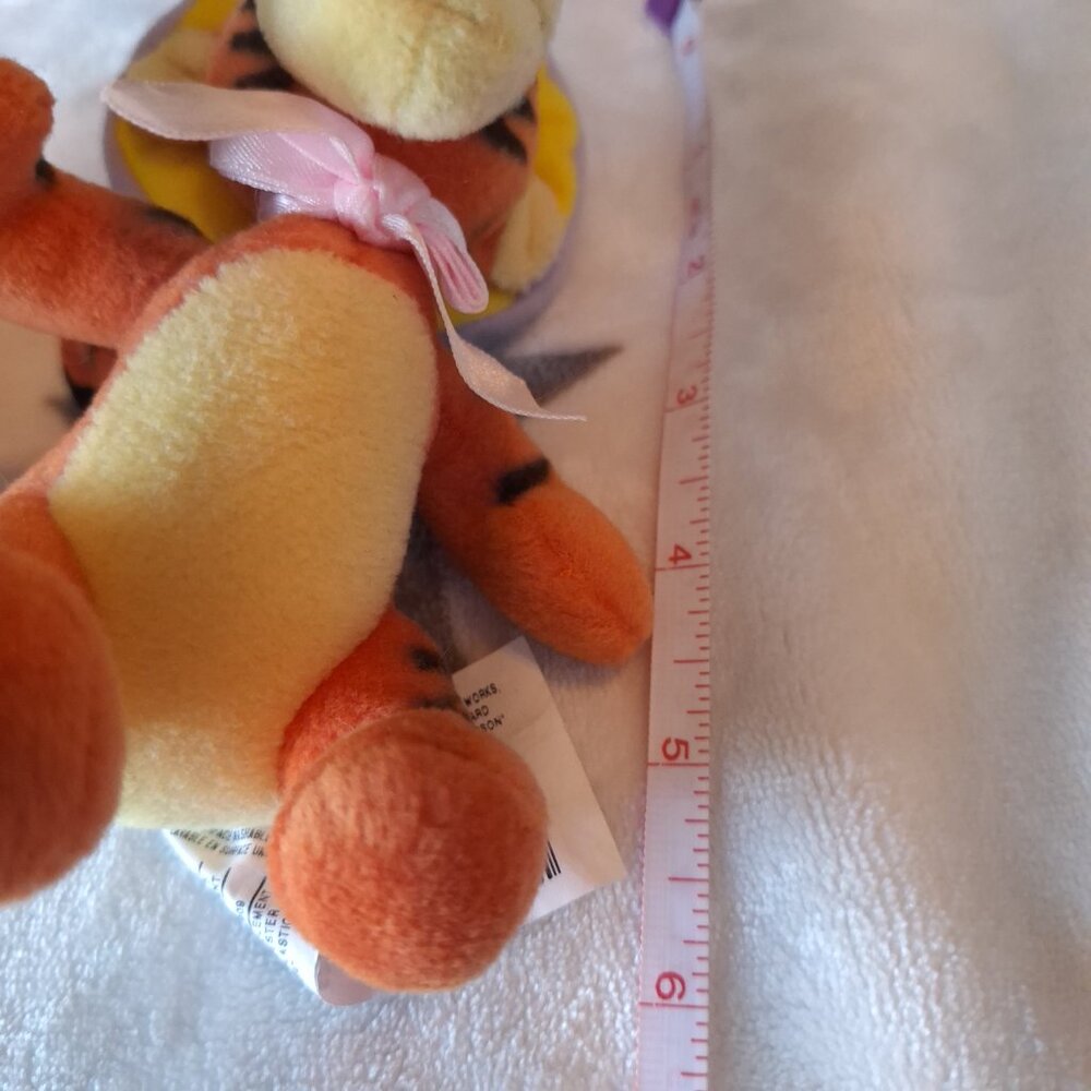 Disney Winnie The Pooh Sugar Bowl With Surprise Tigger Plush‎ Easter Spring - Picture 11 of 12